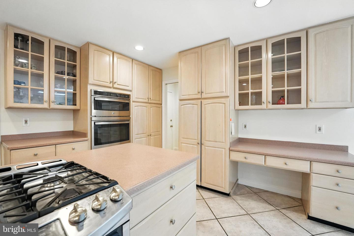 11923 LATIGO LN, OAKTON, Virginia 22124, 4 Bedrooms Bedrooms, ,3 BathroomsBathrooms,Residential,For sale,11923 LATIGO LN,VAFX2252972 MLS # VAFX2252972