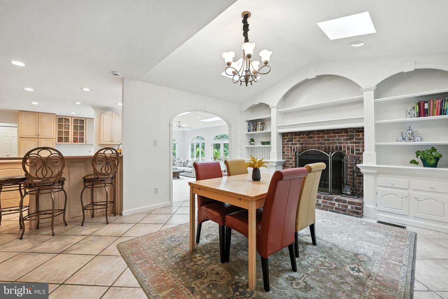 11923 LATIGO LN, OAKTON, Virginia 22124, 4 Bedrooms Bedrooms, ,3 BathroomsBathrooms,Residential,For sale,11923 LATIGO LN,VAFX2252972 MLS # VAFX2252972