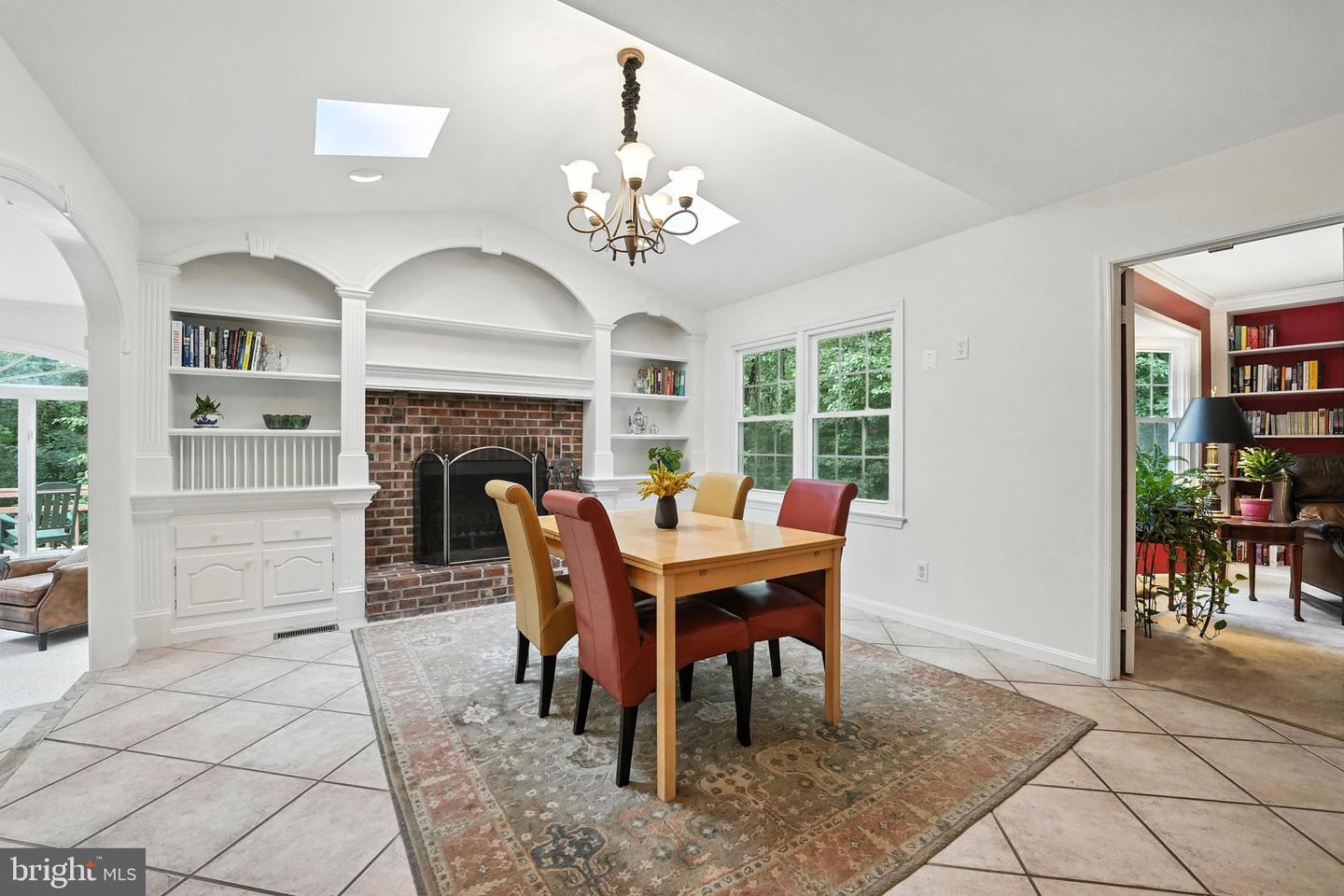 11923 LATIGO LN, OAKTON, Virginia 22124, 4 Bedrooms Bedrooms, ,3 BathroomsBathrooms,Residential,For sale,11923 LATIGO LN,VAFX2252972 MLS # VAFX2252972