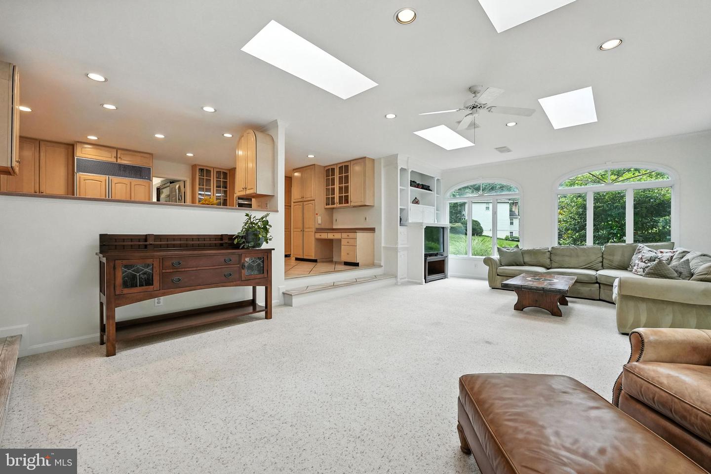 11923 LATIGO LN, OAKTON, Virginia 22124, 4 Bedrooms Bedrooms, ,3 BathroomsBathrooms,Residential,For sale,11923 LATIGO LN,VAFX2252972 MLS # VAFX2252972