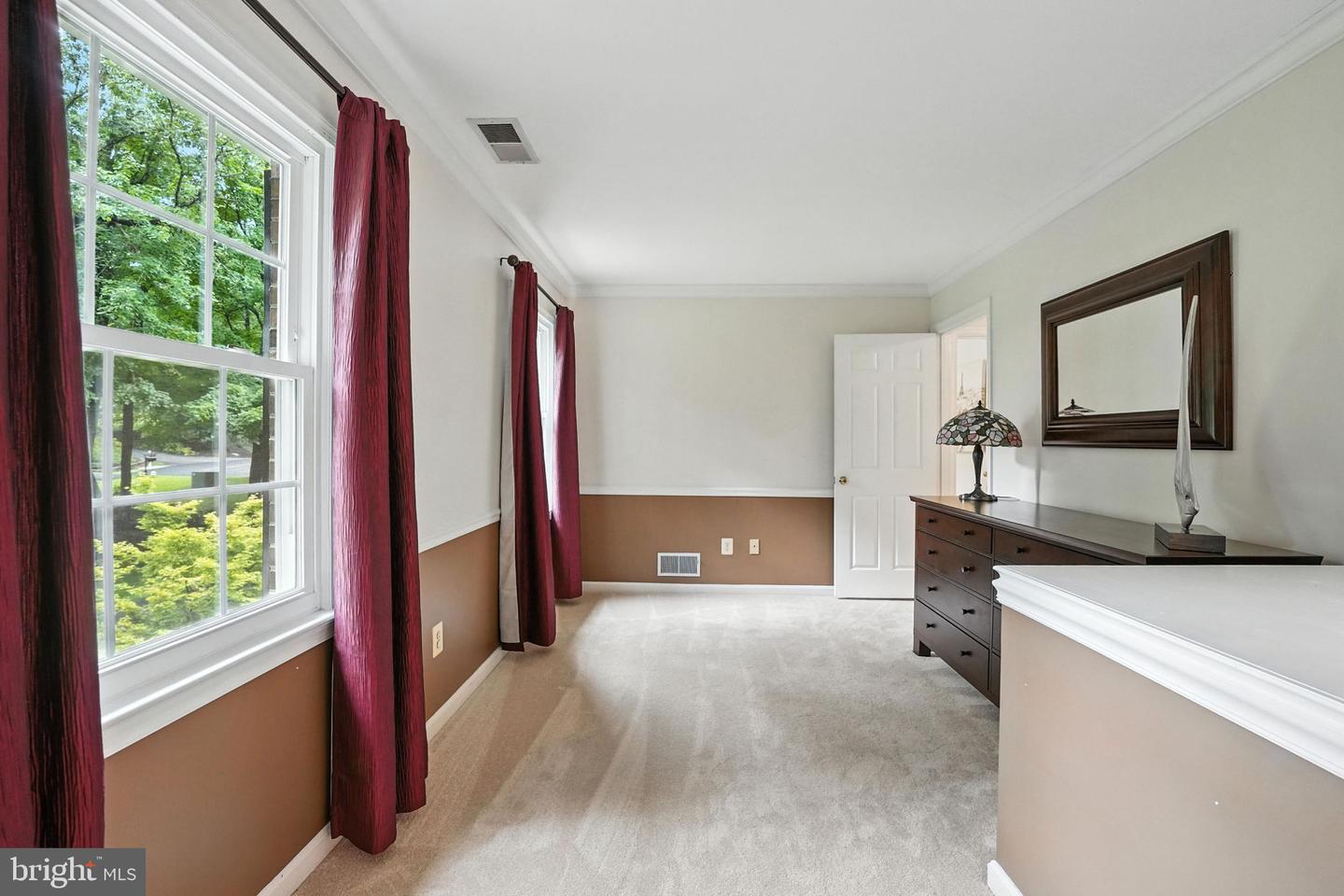 11923 LATIGO LN, OAKTON, Virginia 22124, 4 Bedrooms Bedrooms, ,3 BathroomsBathrooms,Residential,For sale,11923 LATIGO LN,VAFX2252972 MLS # VAFX2252972