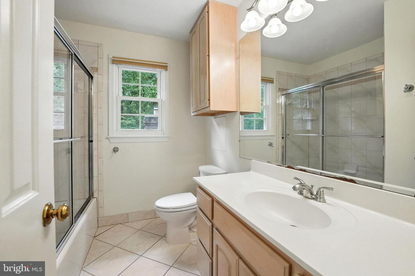 11923 LATIGO LN, OAKTON, Virginia 22124, 4 Bedrooms Bedrooms, ,3 BathroomsBathrooms,Residential,For sale,11923 LATIGO LN,VAFX2252972 MLS # VAFX2252972