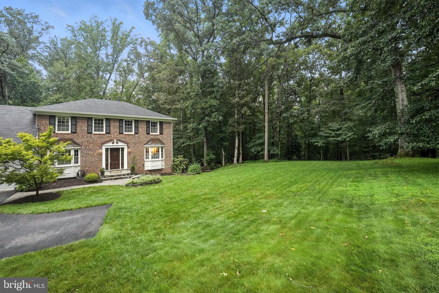 11923 LATIGO LN, OAKTON, Virginia 22124, 4 Bedrooms Bedrooms, ,3 BathroomsBathrooms,Residential,For sale,11923 LATIGO LN,VAFX2252972 MLS # VAFX2252972