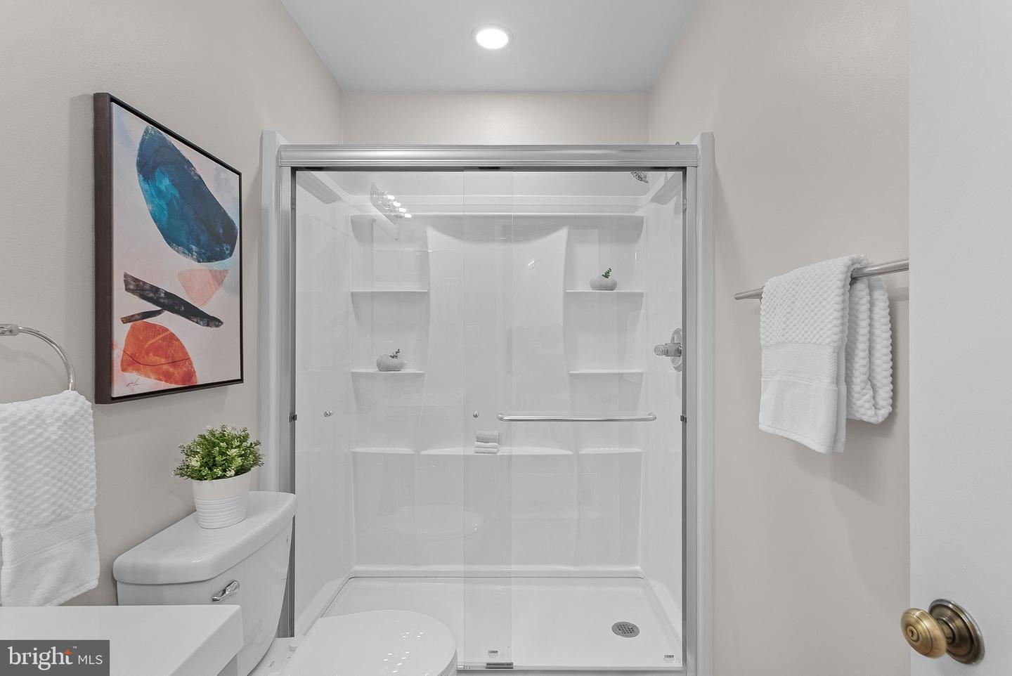 3180 READSBOROUGH CT, FAIRFAX, Virginia 22031, 3 Bedrooms Bedrooms, ,2 BathroomsBathrooms,Residential,For sale,3180 READSBOROUGH CT,VAFX2252990 MLS # VAFX2252990