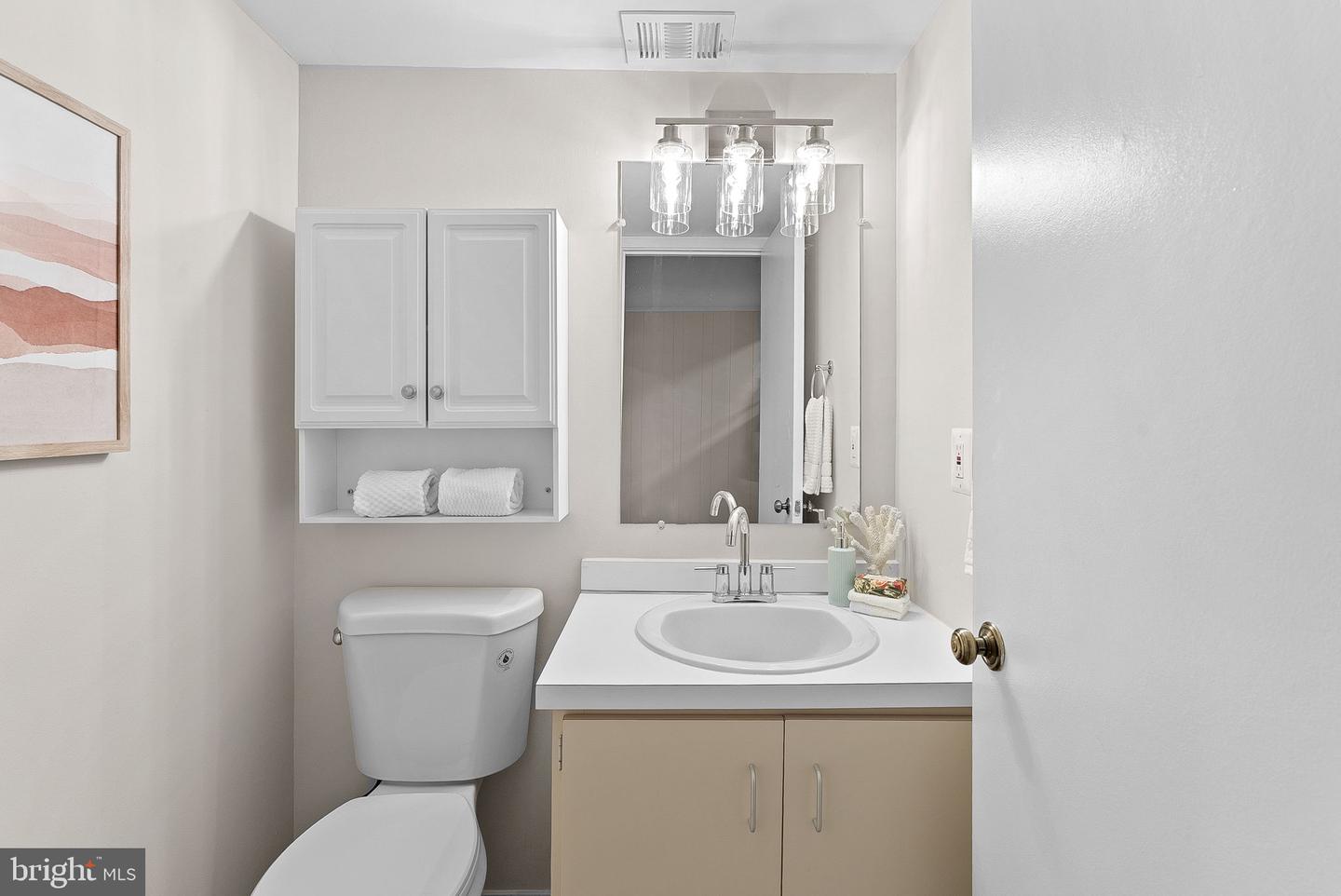 3180 READSBOROUGH CT, FAIRFAX, Virginia 22031, 3 Bedrooms Bedrooms, ,2 BathroomsBathrooms,Residential,For sale,3180 READSBOROUGH CT,VAFX2252990 MLS # VAFX2252990
