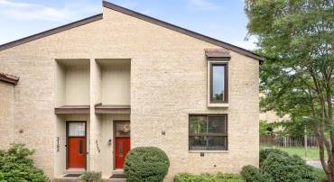 3180 READSBOROUGH CT, FAIRFAX, Virginia 22031, 3 Bedrooms Bedrooms, ,2 BathroomsBathrooms,Residential,For sale,3180 READSBOROUGH CT,VAFX2252990 MLS # VAFX2252990