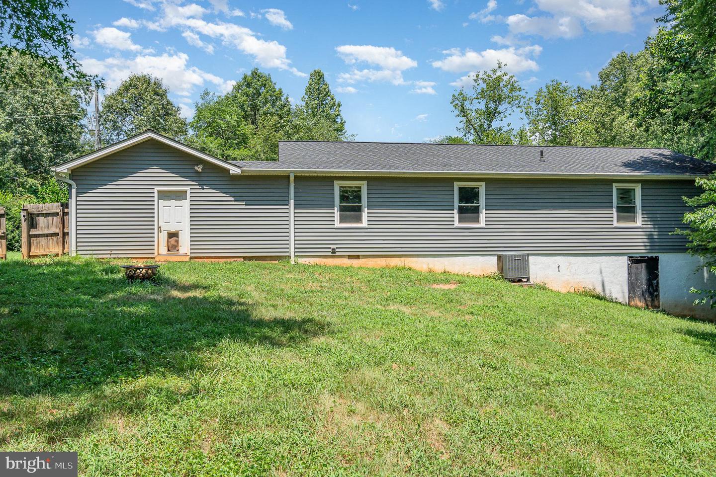 8 ASH LN, STAFFORD, Virginia 22556, 3 Bedrooms Bedrooms, ,1 BathroomBathrooms,Residential,For sale,8 ASH LN,VAST2040436 MLS # VAST2040436
