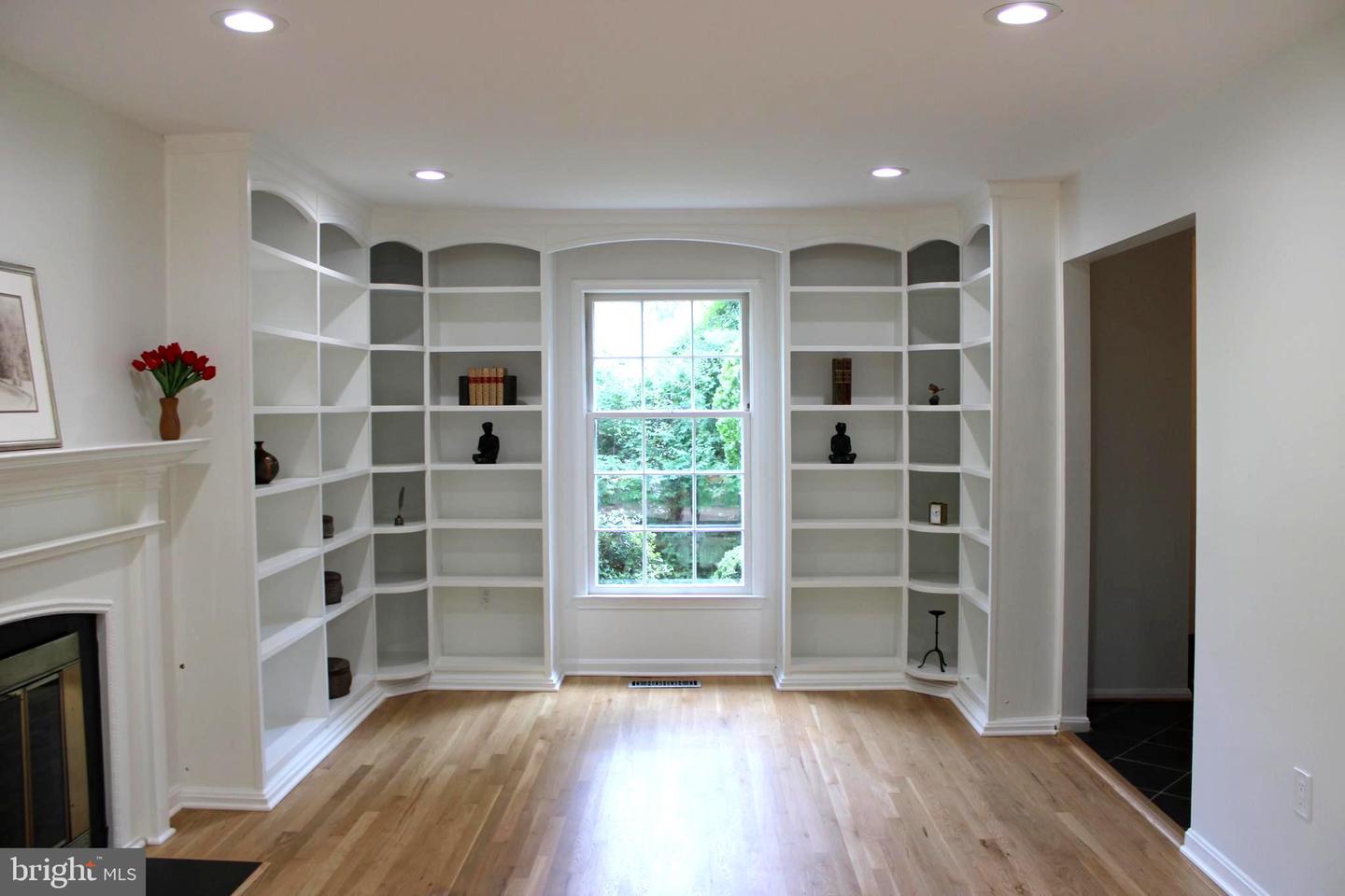 1802 CRANBERRY LN, RESTON, Virginia 20191, 4 Bedrooms Bedrooms, ,2 BathroomsBathrooms,Residential,For sale,1802 CRANBERRY LN,VAFX2254444 MLS # VAFX2254444