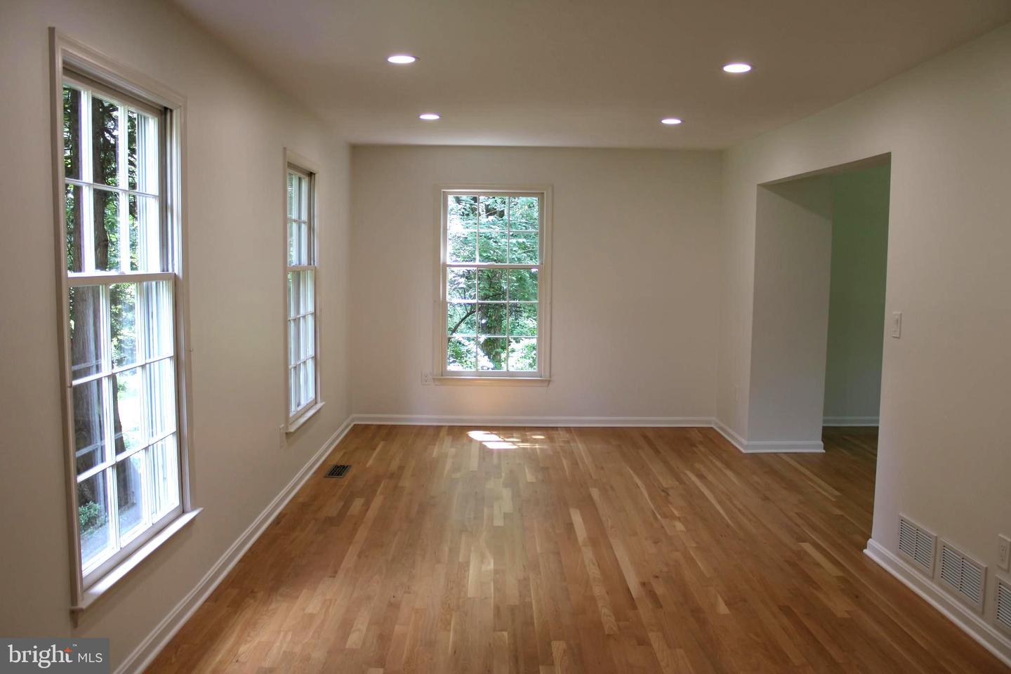1802 CRANBERRY LN, RESTON, Virginia 20191, 4 Bedrooms Bedrooms, ,2 BathroomsBathrooms,Residential,For sale,1802 CRANBERRY LN,VAFX2254444 MLS # VAFX2254444