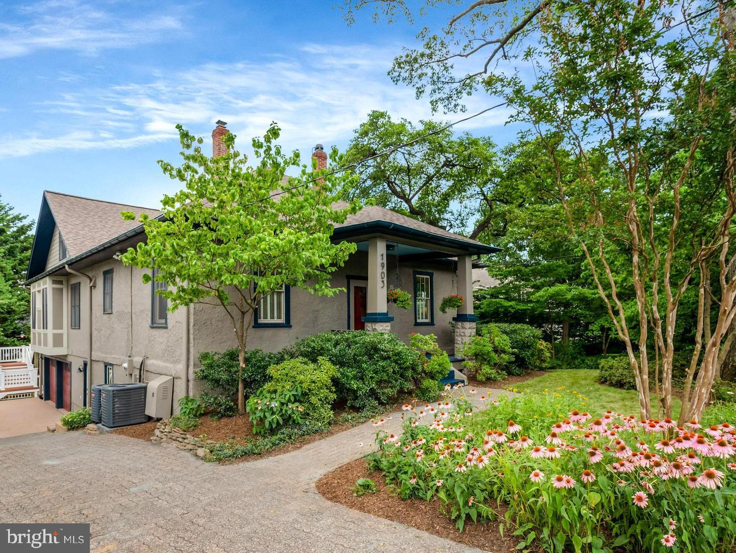 1903 N RANDOLPH ST, ARLINGTON, Virginia 22207, 5 Bedrooms Bedrooms, ,4 BathroomsBathrooms,Residential,For sale,1903 N RANDOLPH ST,VAAR2060328 MLS # VAAR2060328