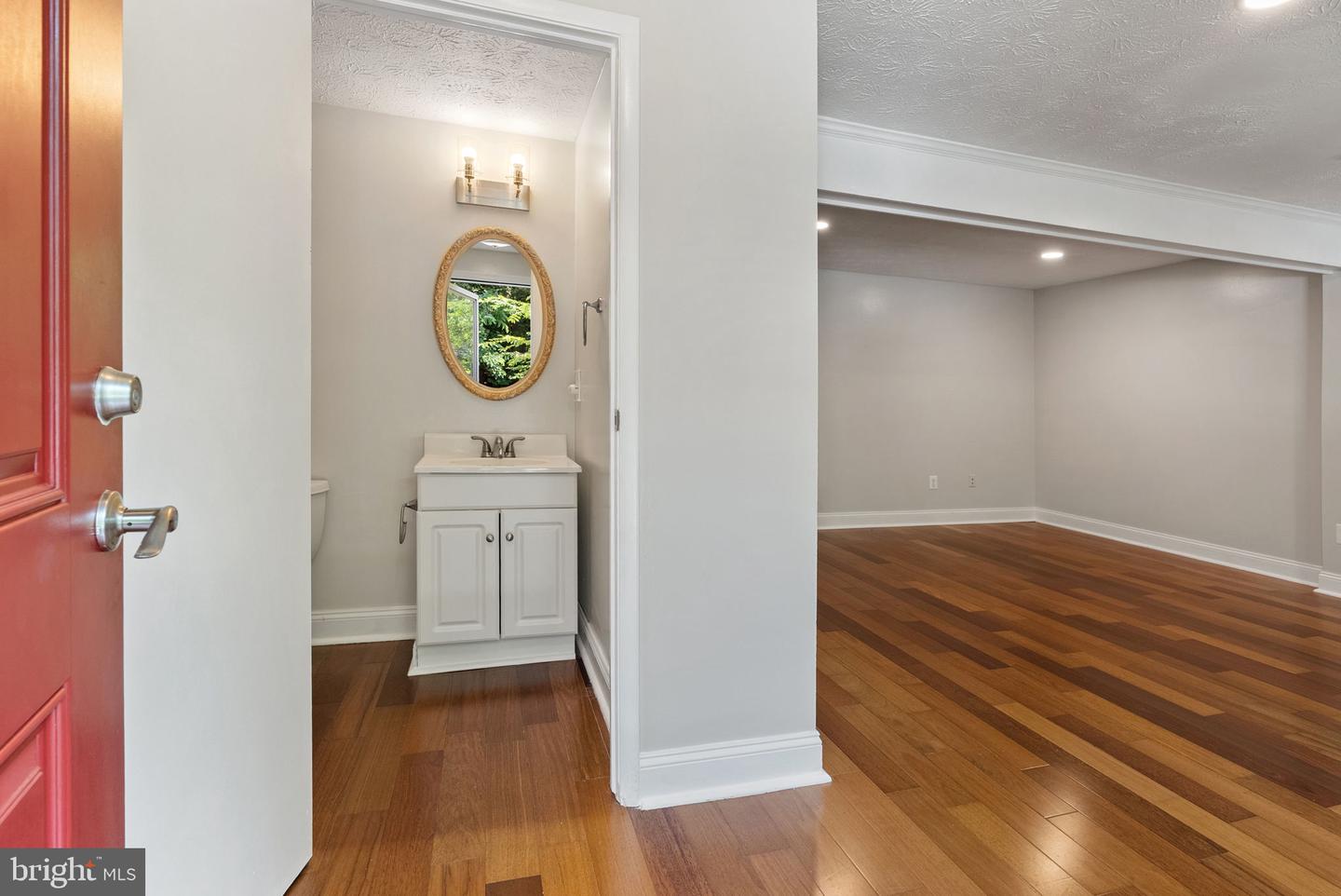 11722 MOSSY CREEK LN, RESTON, Virginia 20191, 3 Bedrooms Bedrooms, ,2 BathroomsBathrooms,Residential,For sale,11722 MOSSY CREEK LN,VAFX2253216 MLS # VAFX2253216