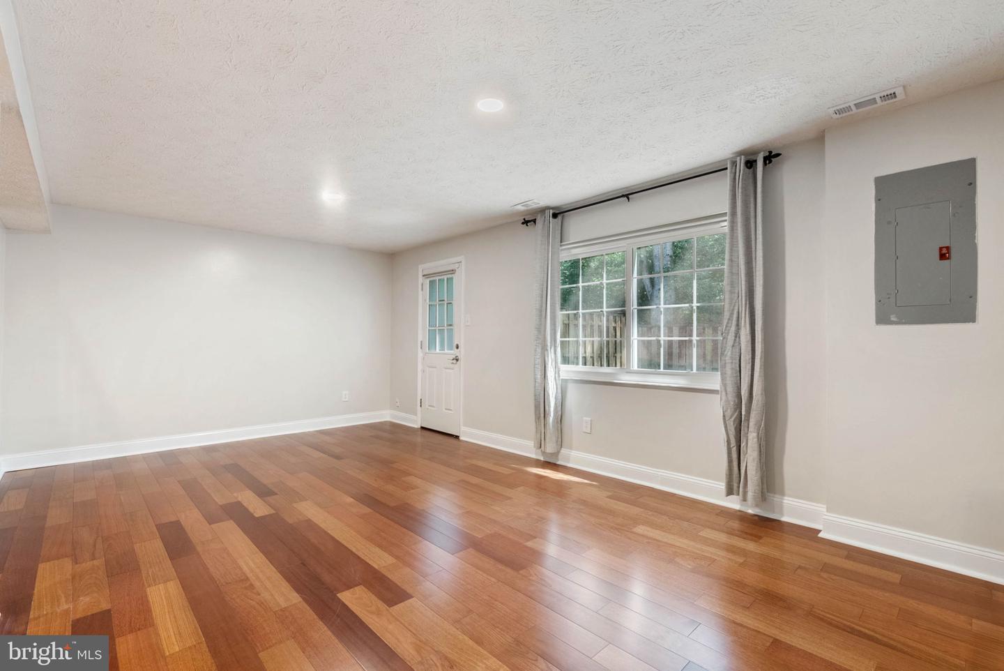 11722 MOSSY CREEK LN, RESTON, Virginia 20191, 3 Bedrooms Bedrooms, ,2 BathroomsBathrooms,Residential,For sale,11722 MOSSY CREEK LN,VAFX2253216 MLS # VAFX2253216