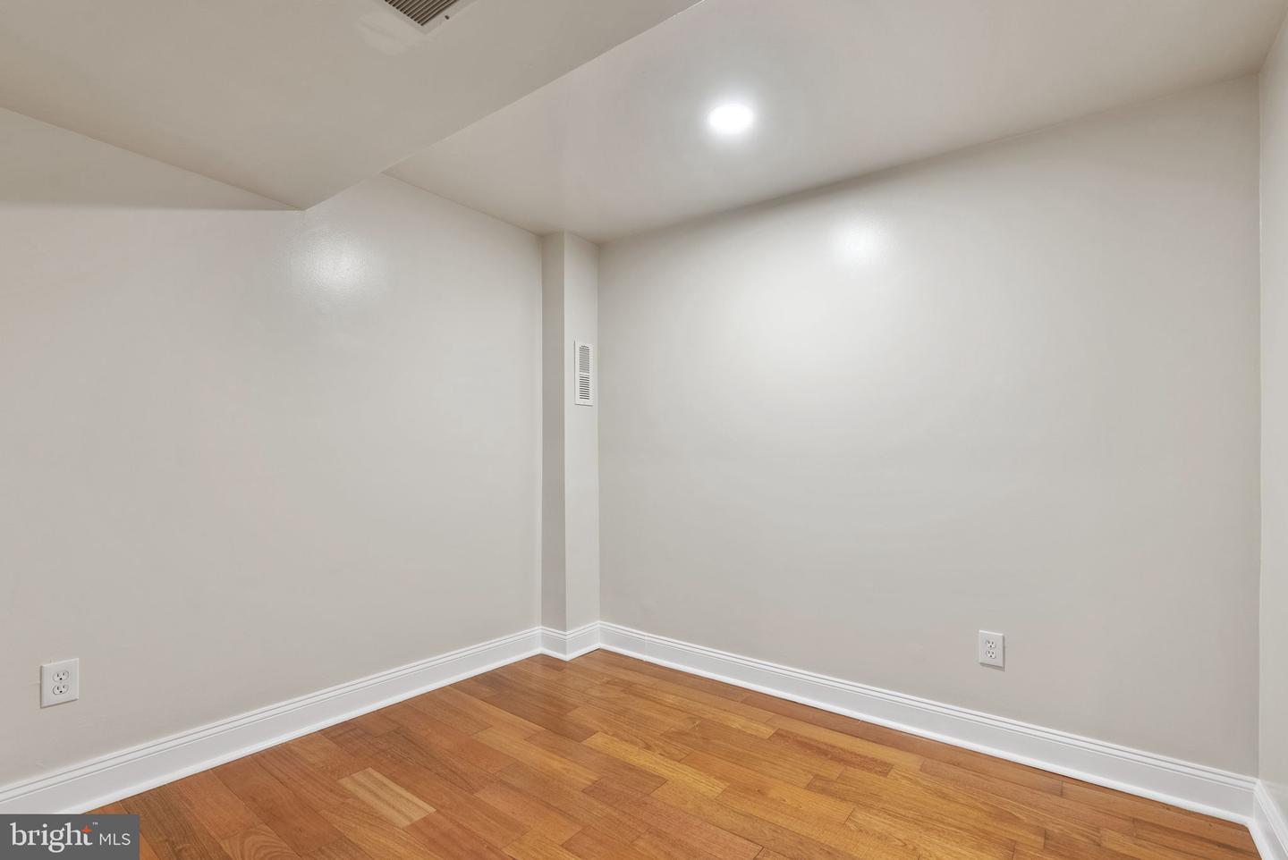 11722 MOSSY CREEK LN, RESTON, Virginia 20191, 3 Bedrooms Bedrooms, ,2 BathroomsBathrooms,Residential,For sale,11722 MOSSY CREEK LN,VAFX2253216 MLS # VAFX2253216