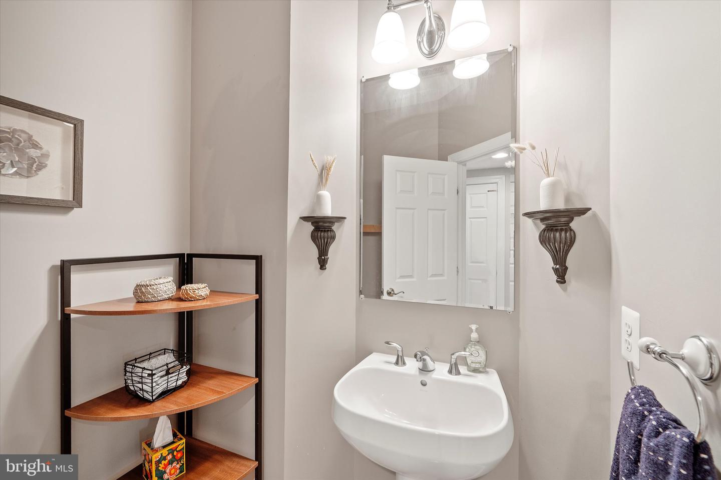 5386 ABERNATHY CT, FAIRFAX, Virginia 22032, 5 Bedrooms Bedrooms, ,4 BathroomsBathrooms,Residential,For sale,5386 ABERNATHY CT,VAFX2254210 MLS # VAFX2254210