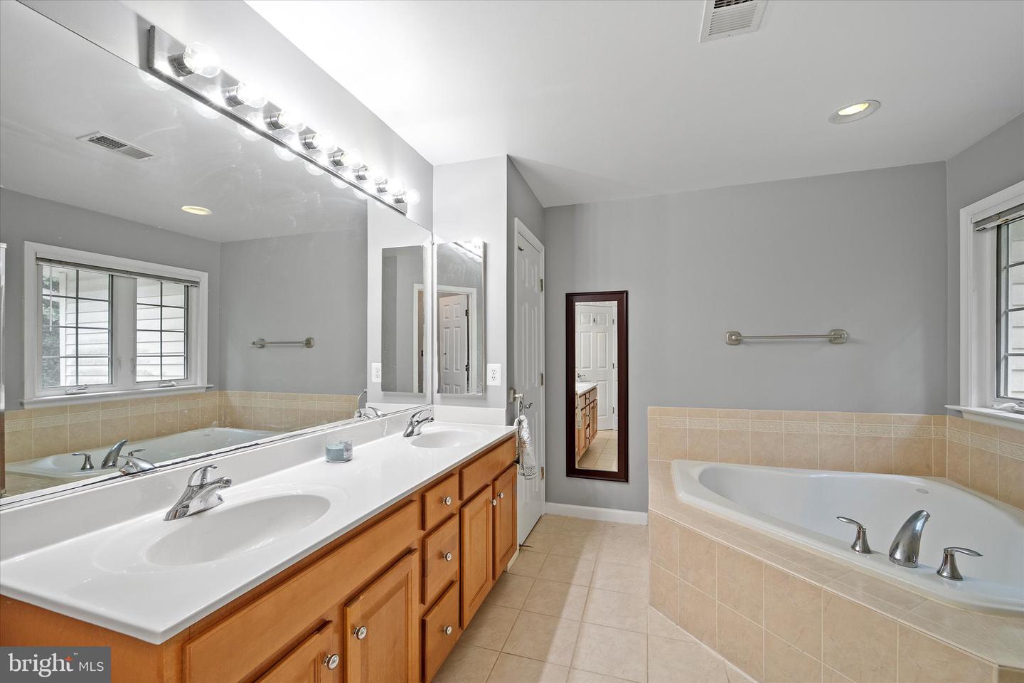 5386 ABERNATHY CT, FAIRFAX, Virginia 22032, 5 Bedrooms Bedrooms, ,4 BathroomsBathrooms,Residential,For sale,5386 ABERNATHY CT,VAFX2254210 MLS # VAFX2254210