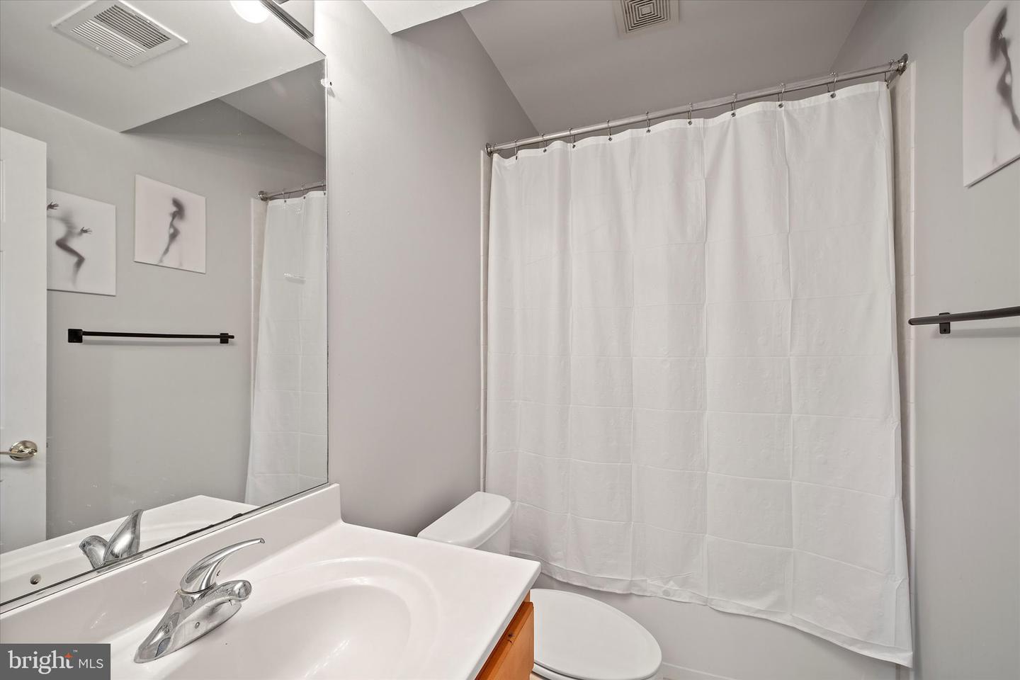 5386 ABERNATHY CT, FAIRFAX, Virginia 22032, 5 Bedrooms Bedrooms, ,4 BathroomsBathrooms,Residential,For sale,5386 ABERNATHY CT,VAFX2254210 MLS # VAFX2254210