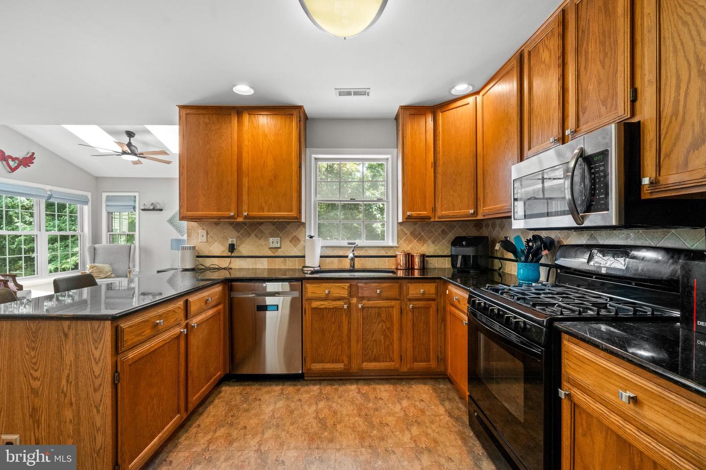 5130 WOODFIELD DR, CENTREVILLE, Virginia 20120, 3 Bedrooms Bedrooms, ,2 BathroomsBathrooms,Residential,For sale,5130 WOODFIELD DR,VAFX2253408 MLS # VAFX2253408