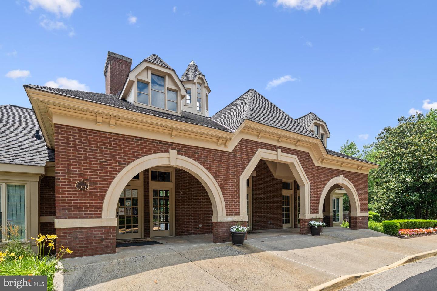 5130 WOODFIELD DR, CENTREVILLE, Virginia 20120, 3 Bedrooms Bedrooms, ,2 BathroomsBathrooms,Residential,For sale,5130 WOODFIELD DR,VAFX2253408 MLS # VAFX2253408