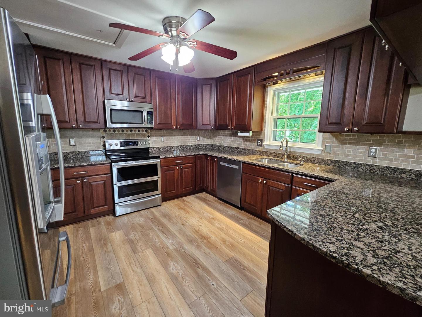 2403 SHERWOOD HALL LN, ALEXANDRIA, Virginia 22306, 4 Bedrooms Bedrooms, ,2 BathroomsBathrooms,Residential,For sale,2403 SHERWOOD HALL LN,VAFX2253520 MLS # VAFX2253520