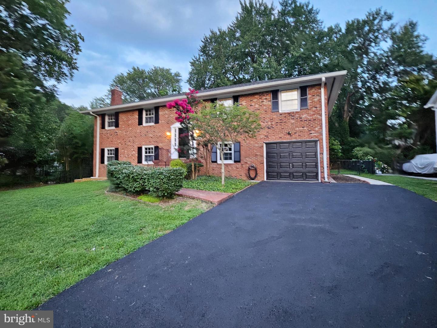 2403 SHERWOOD HALL LN, ALEXANDRIA, Virginia 22306, 4 Bedrooms Bedrooms, ,2 BathroomsBathrooms,Residential,For sale,2403 SHERWOOD HALL LN,VAFX2253520 MLS # VAFX2253520