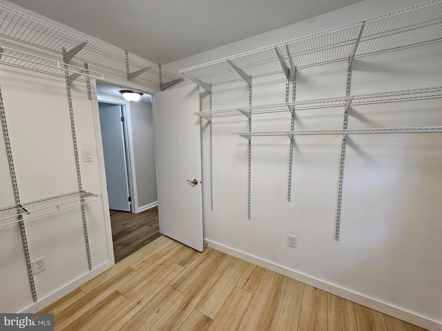 2403 SHERWOOD HALL LN, ALEXANDRIA, Virginia 22306, 4 Bedrooms Bedrooms, ,2 BathroomsBathrooms,Residential,For sale,2403 SHERWOOD HALL LN,VAFX2253520 MLS # VAFX2253520