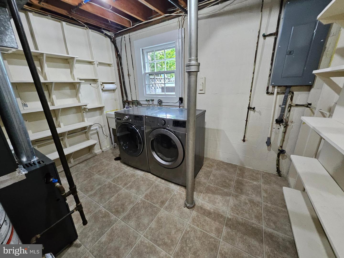 2403 SHERWOOD HALL LN, ALEXANDRIA, Virginia 22306, 4 Bedrooms Bedrooms, ,2 BathroomsBathrooms,Residential,For sale,2403 SHERWOOD HALL LN,VAFX2253520 MLS # VAFX2253520