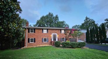 2403 SHERWOOD HALL LN, ALEXANDRIA, Virginia 22306, 4 Bedrooms Bedrooms, ,2 BathroomsBathrooms,Residential,For sale,2403 SHERWOOD HALL LN,VAFX2253520 MLS # VAFX2253520