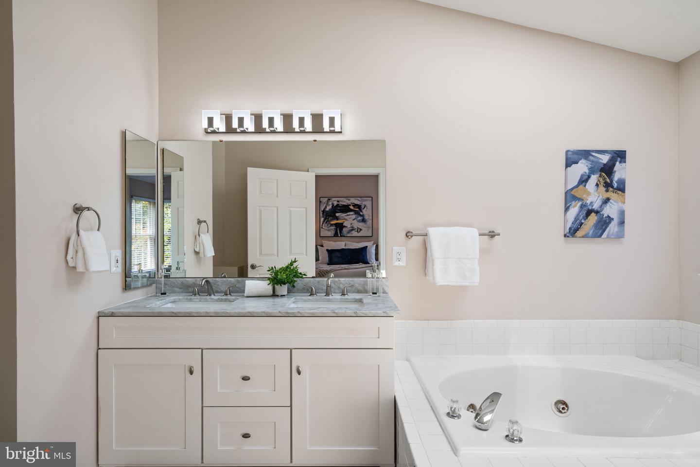 7873 CRANFORD FARM CIR, LORTON, Virginia 22079, 4 Bedrooms Bedrooms, ,2 BathroomsBathrooms,Residential,For sale,7873 CRANFORD FARM CIR,VAFX2253692 MLS # VAFX2253692