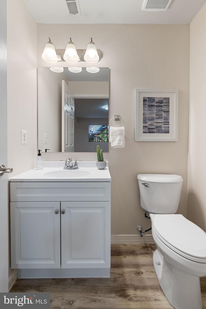 7873 CRANFORD FARM CIR, LORTON, Virginia 22079, 4 Bedrooms Bedrooms, ,2 BathroomsBathrooms,Residential,For sale,7873 CRANFORD FARM CIR,VAFX2253692 MLS # VAFX2253692