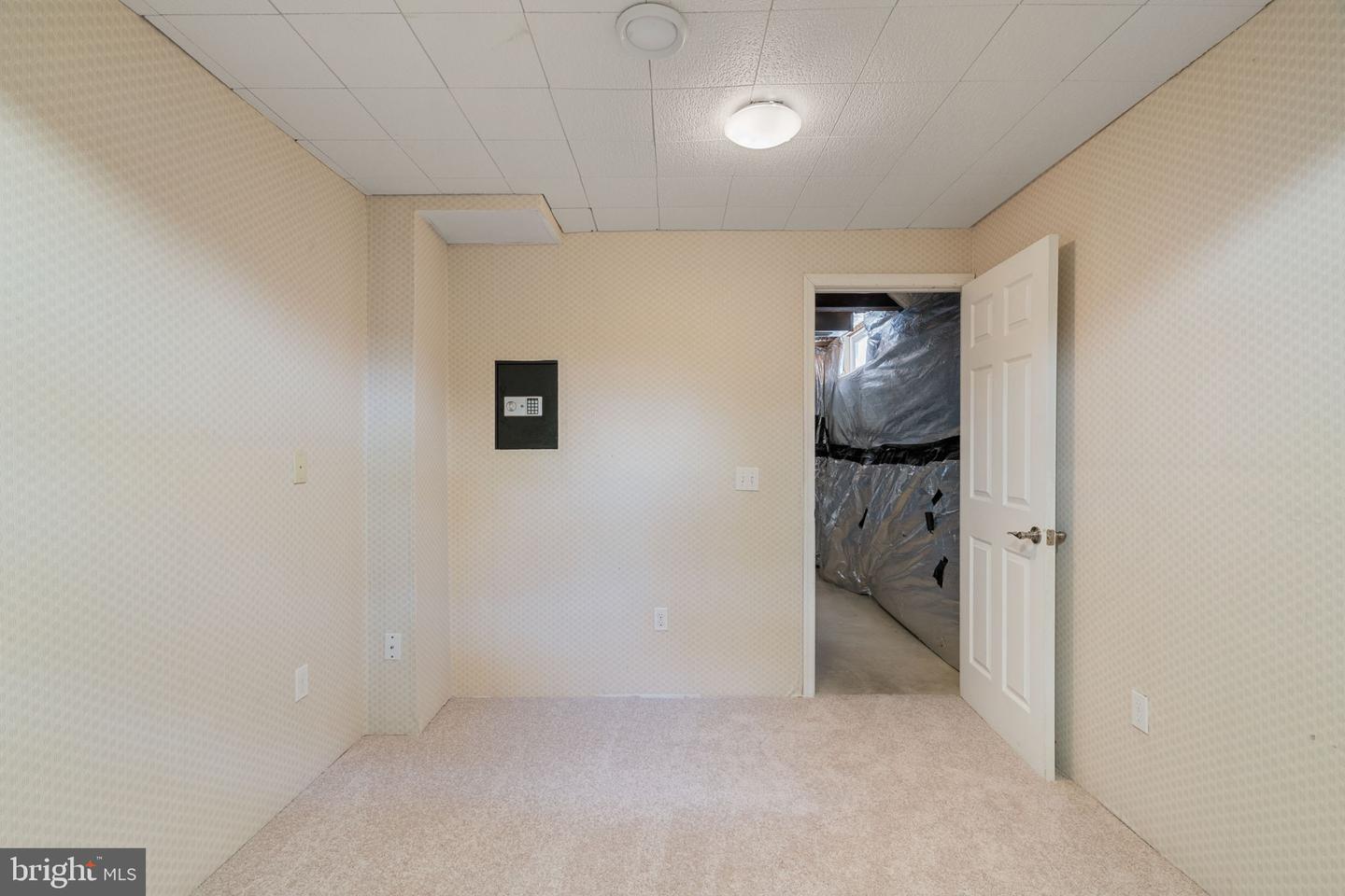 7873 CRANFORD FARM CIR, LORTON, Virginia 22079, 4 Bedrooms Bedrooms, ,2 BathroomsBathrooms,Residential,For sale,7873 CRANFORD FARM CIR,VAFX2253692 MLS # VAFX2253692