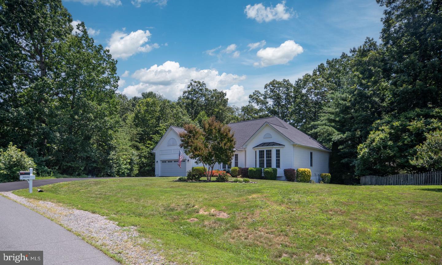 3800 FALLWOOD LN, FREDERICKSBURG, Virginia 22408, 5 Bedrooms Bedrooms, ,3 BathroomsBathrooms,Residential,For sale,3800 FALLWOOD LN,VASP2034502 MLS # VASP2034502