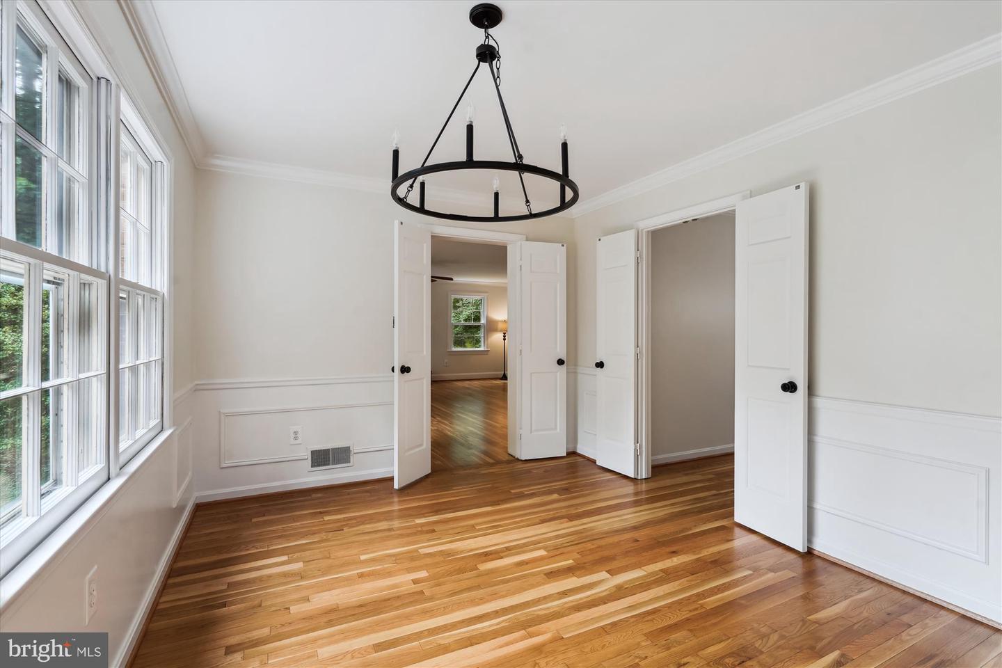 7621 BURFORD DR, MCLEAN, Virginia 22102, 5 Bedrooms Bedrooms, ,3 BathroomsBathrooms,Residential,For sale,7621 BURFORD DR,VAFX2253832 MLS # VAFX2253832