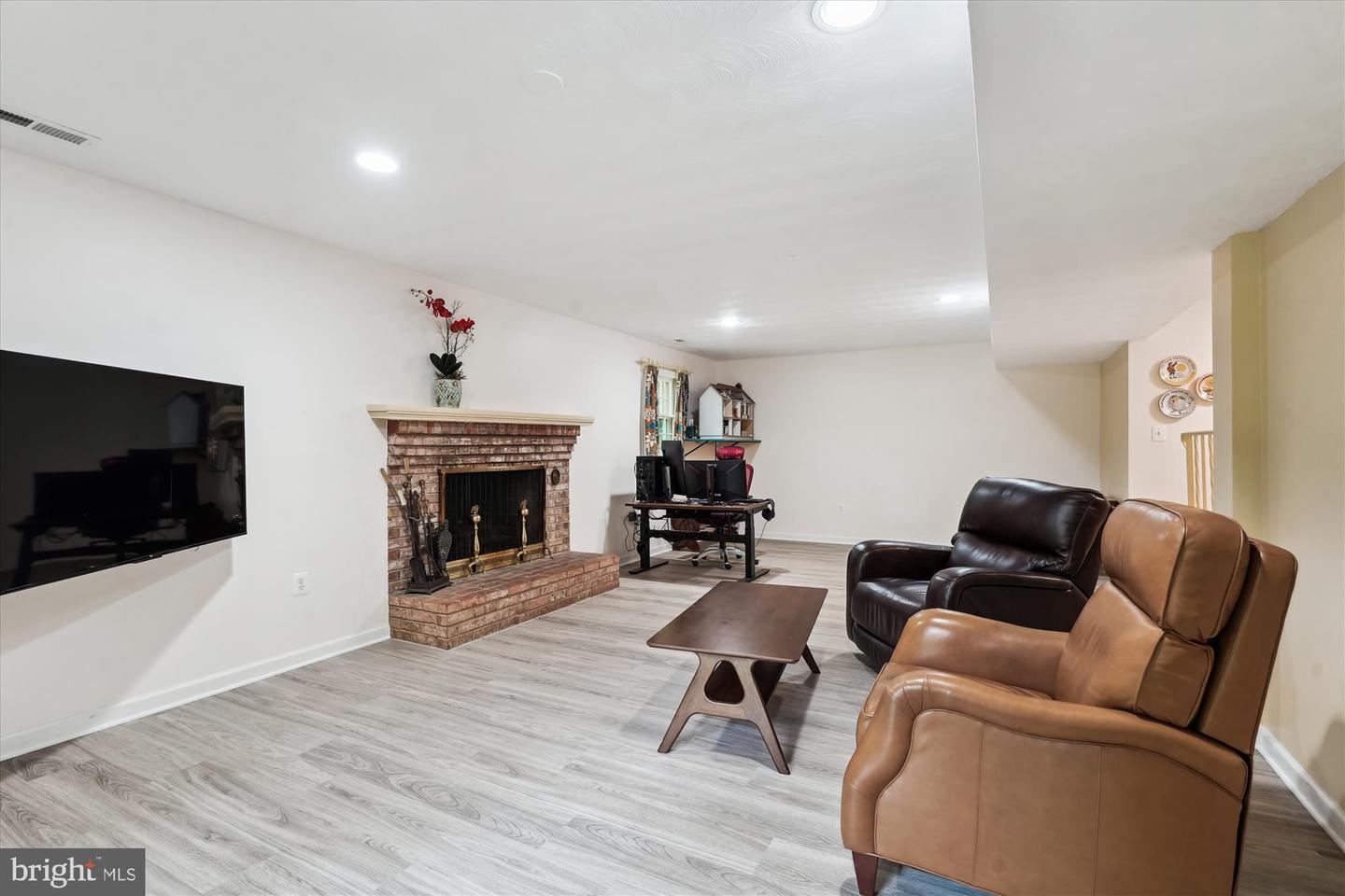 7621 BURFORD DR, MCLEAN, Virginia 22102, 5 Bedrooms Bedrooms, ,3 BathroomsBathrooms,Residential,For sale,7621 BURFORD DR,VAFX2253832 MLS # VAFX2253832