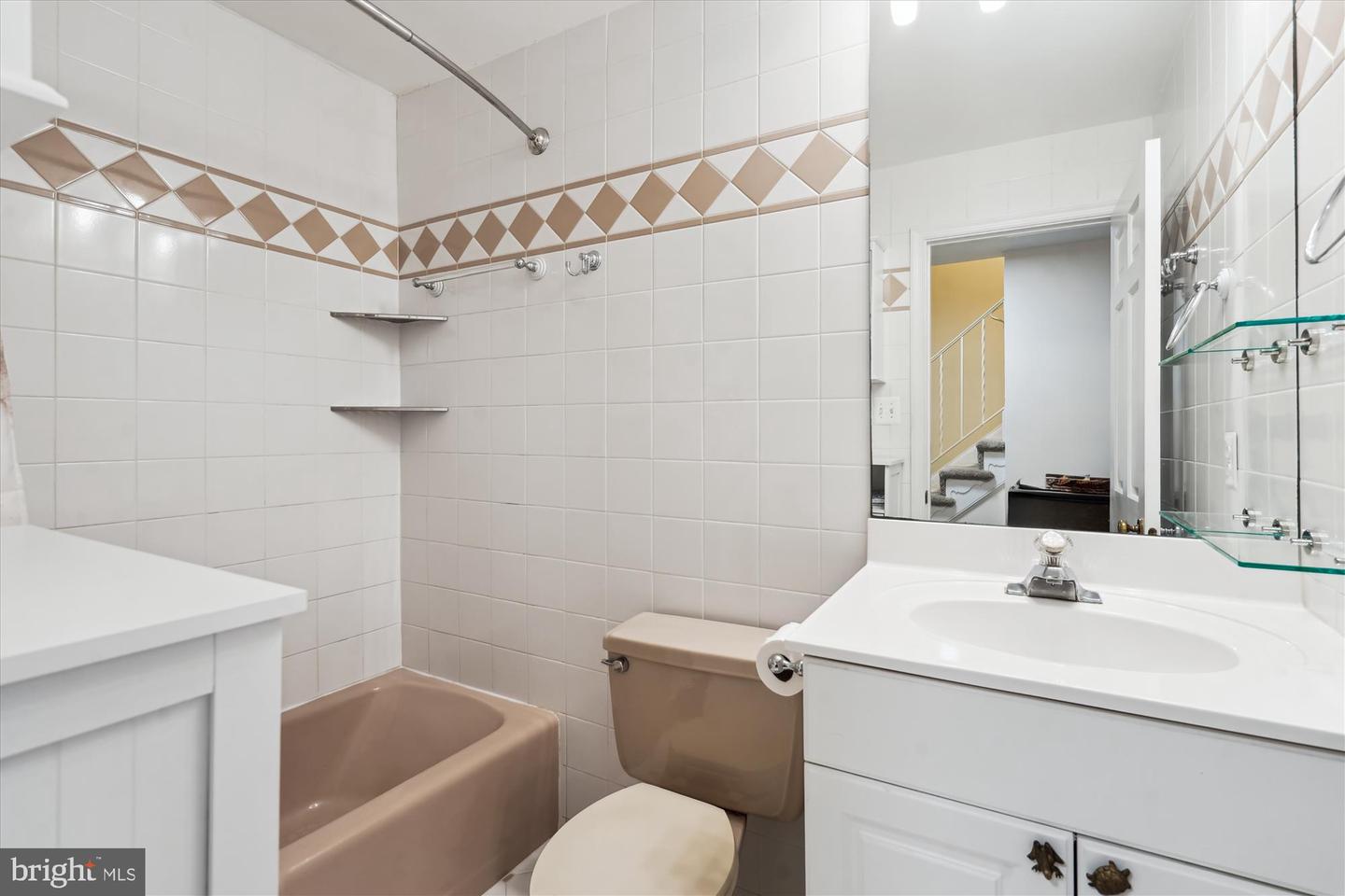7621 BURFORD DR, MCLEAN, Virginia 22102, 5 Bedrooms Bedrooms, ,3 BathroomsBathrooms,Residential,For sale,7621 BURFORD DR,VAFX2253832 MLS # VAFX2253832