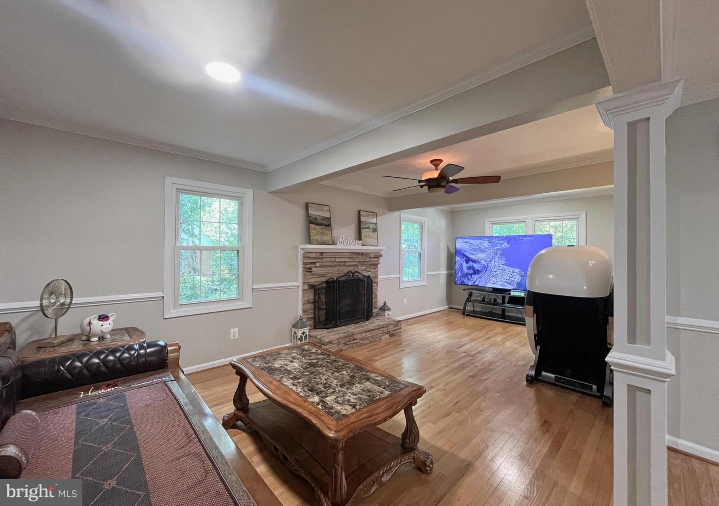 8835 BURKE RD, BURKE, Virginia 22015, 4 Bedrooms Bedrooms, ,3 BathroomsBathrooms,Residential,For sale,8835 BURKE RD,VAFX2253836 MLS # VAFX2253836