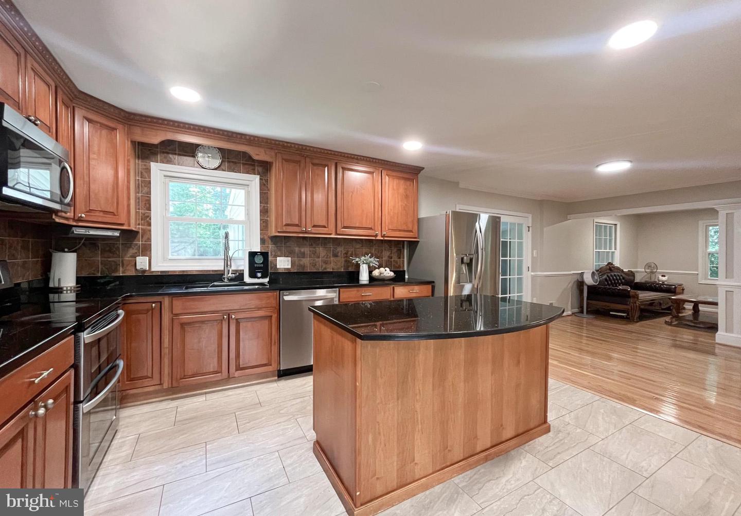 8835 BURKE RD, BURKE, Virginia 22015, 4 Bedrooms Bedrooms, ,3 BathroomsBathrooms,Residential,For sale,8835 BURKE RD,VAFX2253836 MLS # VAFX2253836