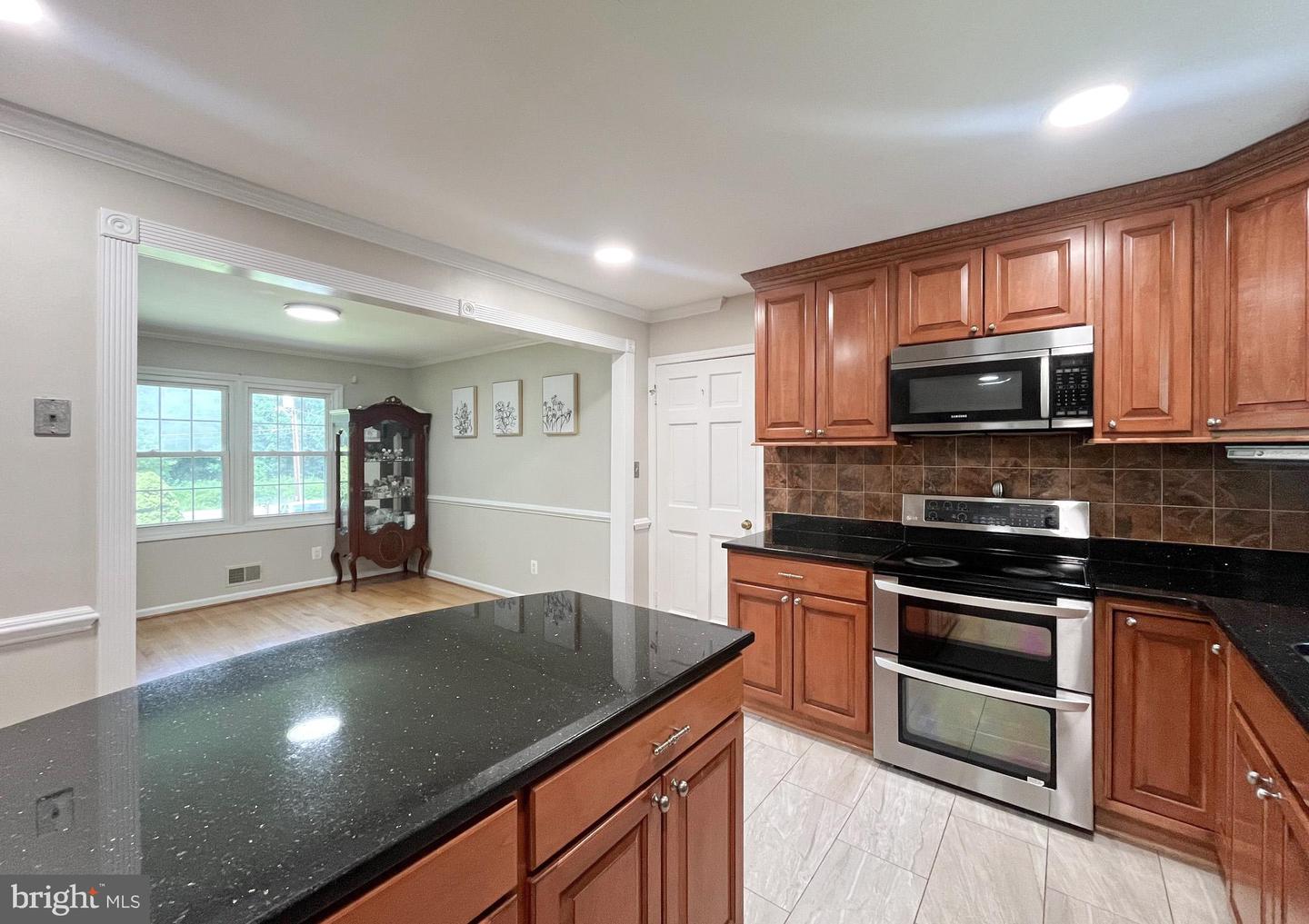 8835 BURKE RD, BURKE, Virginia 22015, 4 Bedrooms Bedrooms, ,3 BathroomsBathrooms,Residential,For sale,8835 BURKE RD,VAFX2253836 MLS # VAFX2253836