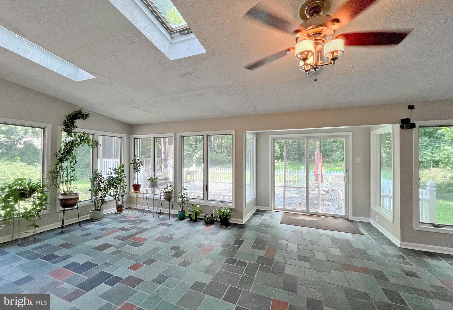 8835 BURKE RD, BURKE, Virginia 22015, 4 Bedrooms Bedrooms, ,3 BathroomsBathrooms,Residential,For sale,8835 BURKE RD,VAFX2253836 MLS # VAFX2253836