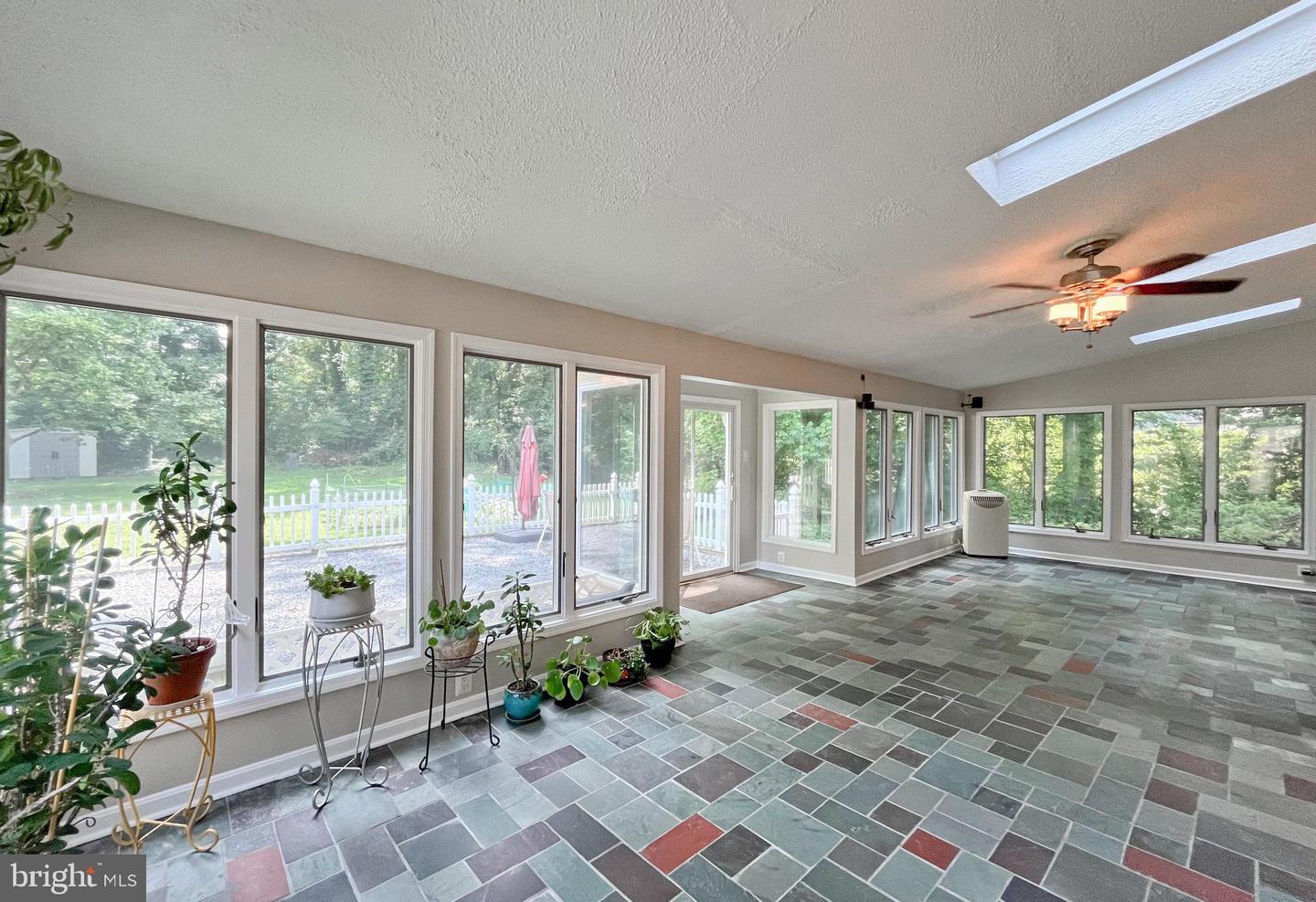 8835 BURKE RD, BURKE, Virginia 22015, 4 Bedrooms Bedrooms, ,3 BathroomsBathrooms,Residential,For sale,8835 BURKE RD,VAFX2253836 MLS # VAFX2253836