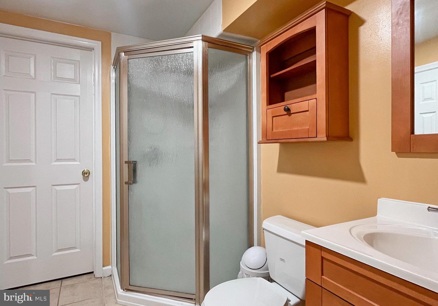 8835 BURKE RD, BURKE, Virginia 22015, 4 Bedrooms Bedrooms, ,3 BathroomsBathrooms,Residential,For sale,8835 BURKE RD,VAFX2253836 MLS # VAFX2253836