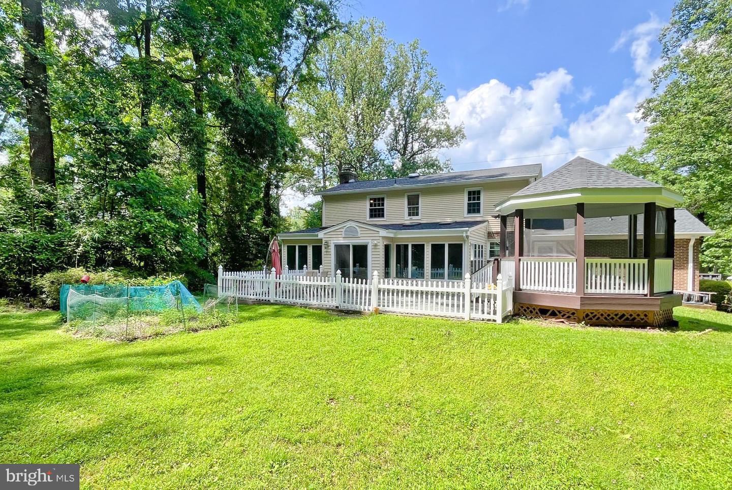 8835 BURKE RD, BURKE, Virginia 22015, 4 Bedrooms Bedrooms, ,3 BathroomsBathrooms,Residential,For sale,8835 BURKE RD,VAFX2253836 MLS # VAFX2253836