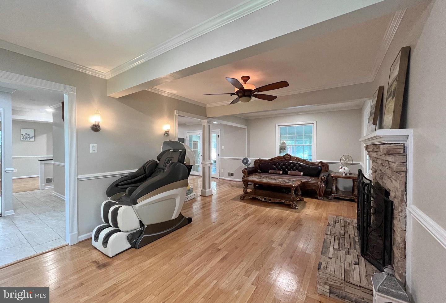 8835 BURKE RD, BURKE, Virginia 22015, 4 Bedrooms Bedrooms, ,3 BathroomsBathrooms,Residential,For sale,8835 BURKE RD,VAFX2253836 MLS # VAFX2253836