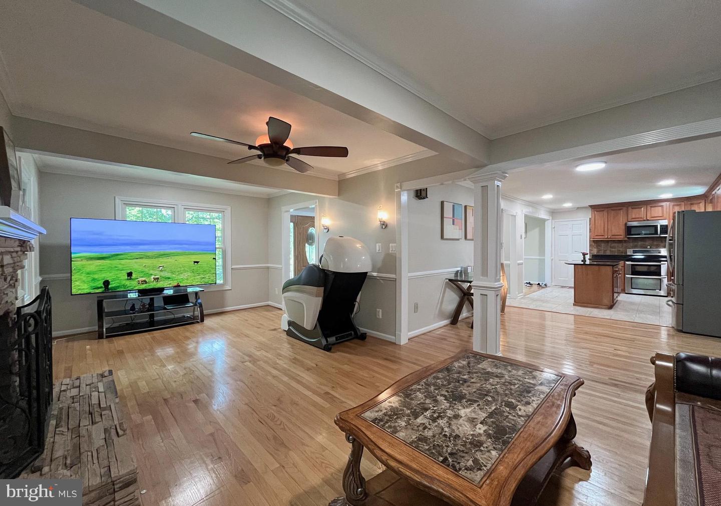 8835 BURKE RD, BURKE, Virginia 22015, 4 Bedrooms Bedrooms, ,3 BathroomsBathrooms,Residential,For sale,8835 BURKE RD,VAFX2253836 MLS # VAFX2253836