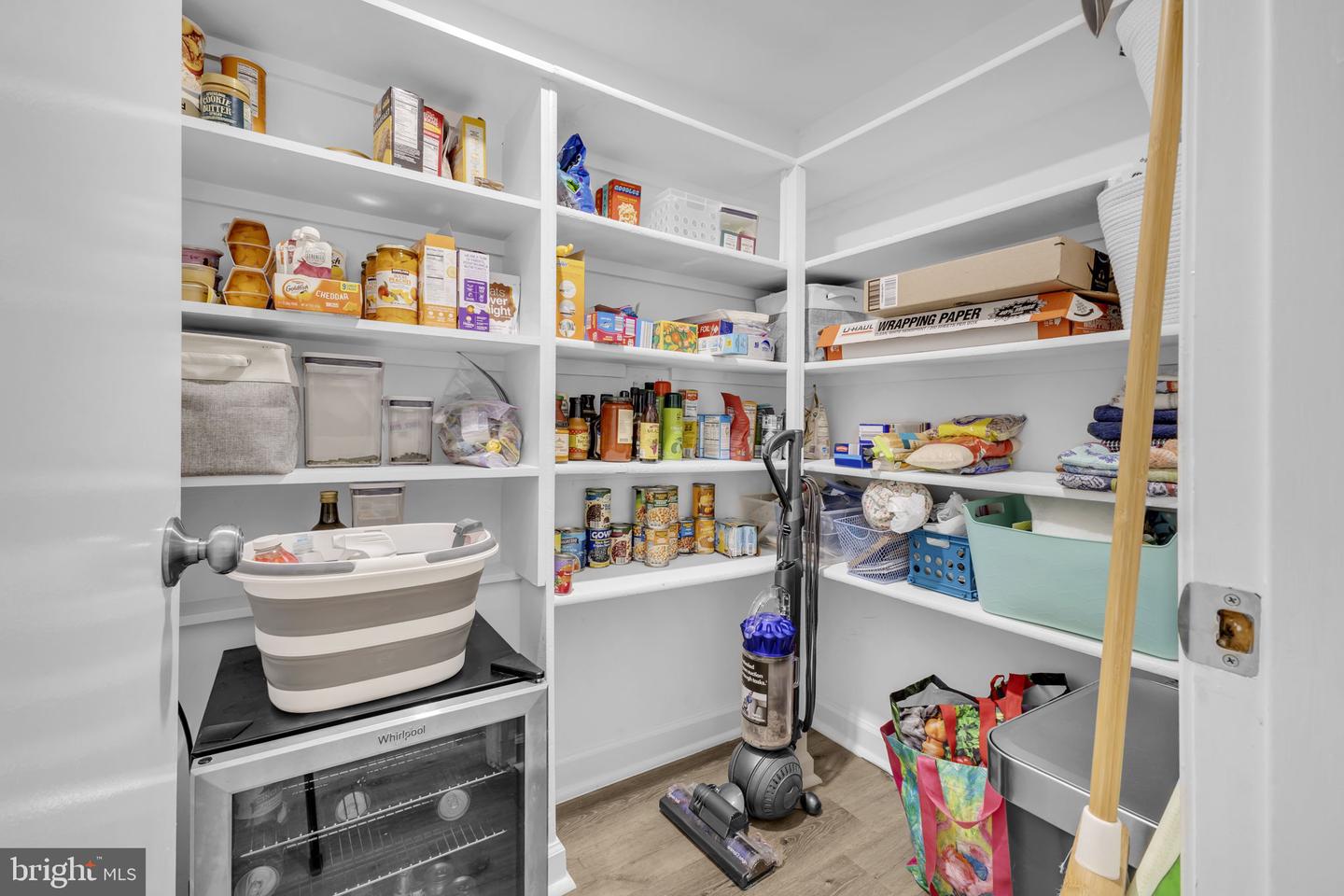 1223 N QUINN ST, ARLINGTON, Virginia 22209, 2 Bedrooms Bedrooms, ,2 BathroomsBathrooms,Residential,For sale,1223 N QUINN ST,VAAR2060346 MLS # VAAR2060346
