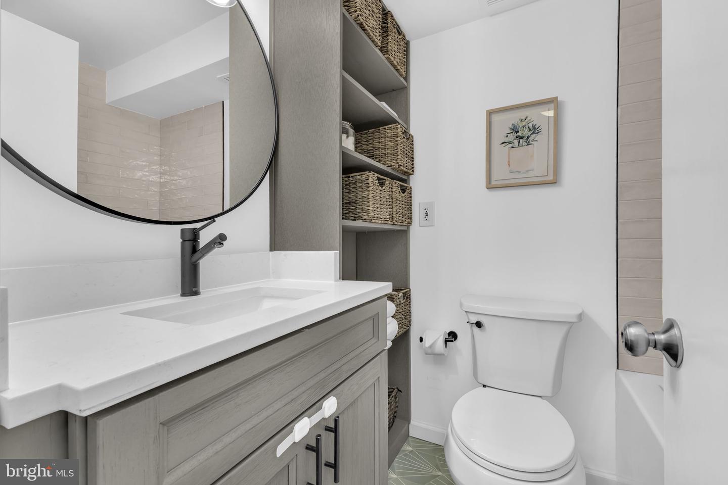 1223 N QUINN ST, ARLINGTON, Virginia 22209, 2 Bedrooms Bedrooms, ,2 BathroomsBathrooms,Residential,For sale,1223 N QUINN ST,VAAR2060346 MLS # VAAR2060346
