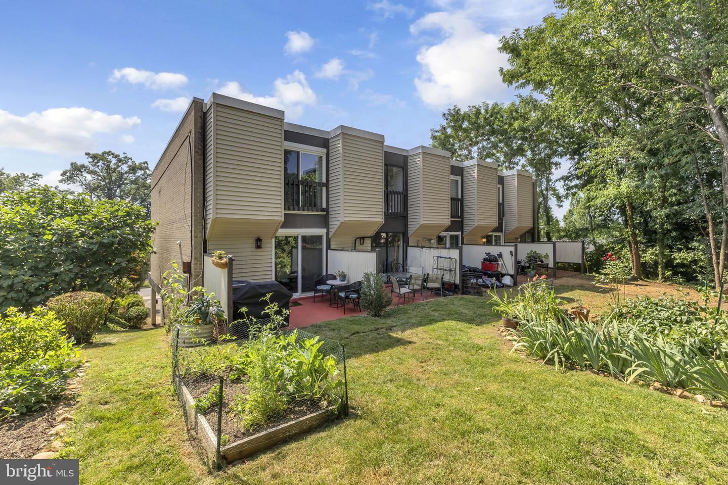 1223 N QUINN ST, ARLINGTON, Virginia 22209, 2 Bedrooms Bedrooms, ,2 BathroomsBathrooms,Residential,For sale,1223 N QUINN ST,VAAR2060346 MLS # VAAR2060346