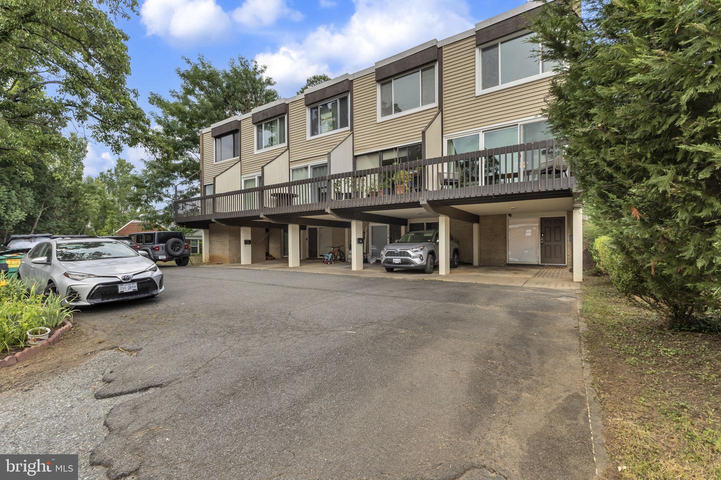 1223 N QUINN ST, ARLINGTON, Virginia 22209, 2 Bedrooms Bedrooms, ,2 BathroomsBathrooms,Residential,For sale,1223 N QUINN ST,VAAR2060346 MLS # VAAR2060346