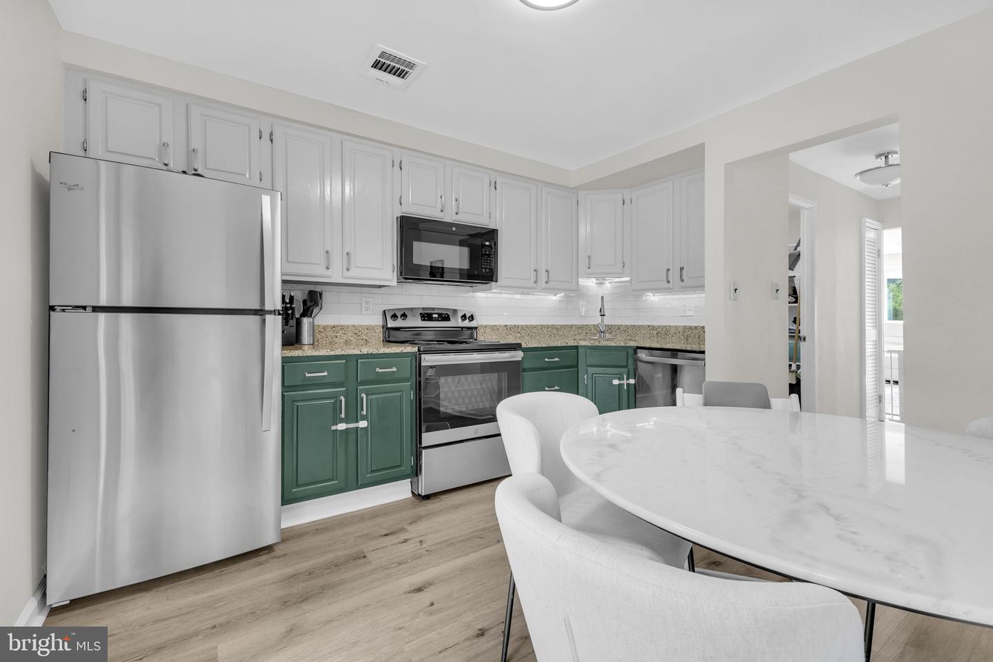 1223 N QUINN ST, ARLINGTON, Virginia 22209, 2 Bedrooms Bedrooms, ,2 BathroomsBathrooms,Residential,For sale,1223 N QUINN ST,VAAR2060346 MLS # VAAR2060346