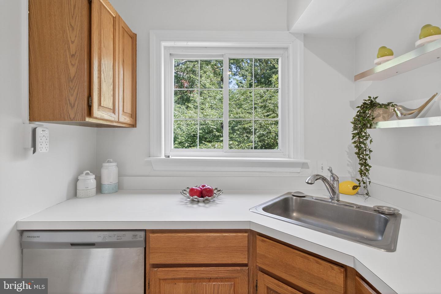3221 VALLEY DR #712, ALEXANDRIA, Virginia 22302, 2 Bedrooms Bedrooms, ,1 BathroomBathrooms,Residential,For sale,3221 VALLEY DR #712,VAAX2047276 MLS # VAAX2047276