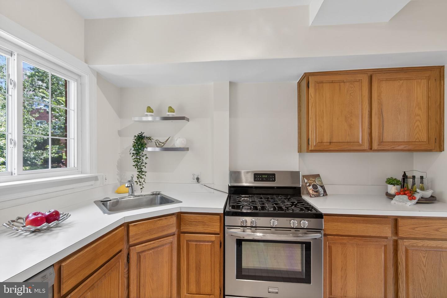 3221 VALLEY DR #712, ALEXANDRIA, Virginia 22302, 2 Bedrooms Bedrooms, ,1 BathroomBathrooms,Residential,For sale,3221 VALLEY DR #712,VAAX2047276 MLS # VAAX2047276
